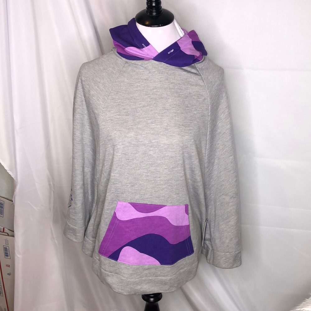 ⭐️🔹 Pink Dolphin Poncho
